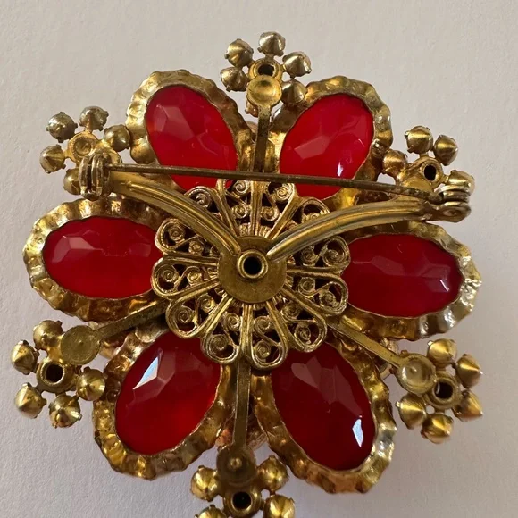 Vintage High End Red Oval Cabochon  Prong Set Rhinestone AB Brooch - Picture 2 of 3